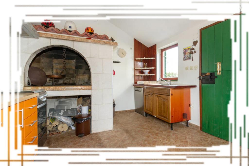 Hostel Oktarin Kastela Bagian luar foto